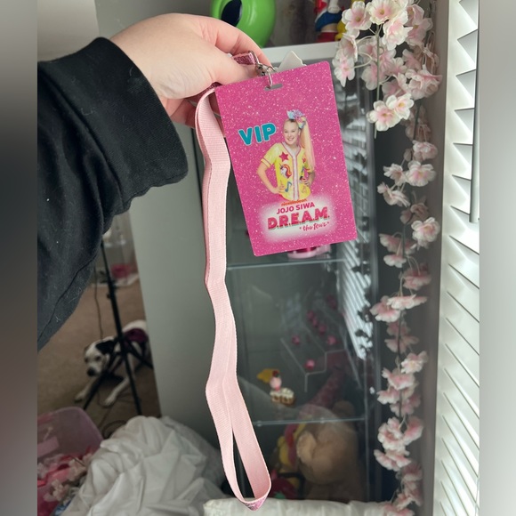 Jojo Siwa DREAM tour VIP lanyard two sided - Picture 2 of 2